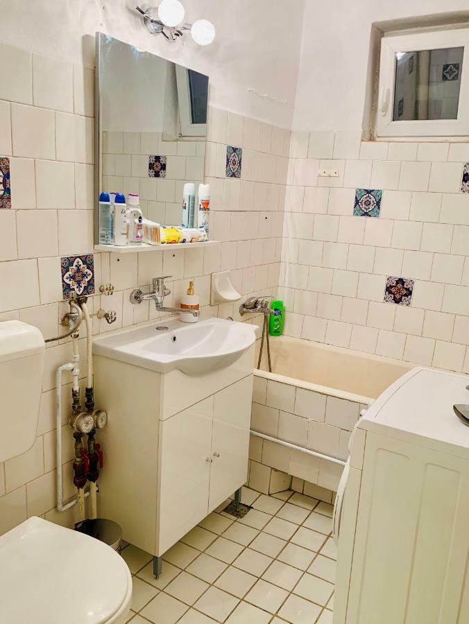 Ultracentral Apartment With All You Need: Wifi, Tv, Ac, Washer, Coffe Temesvár Kültér fotó