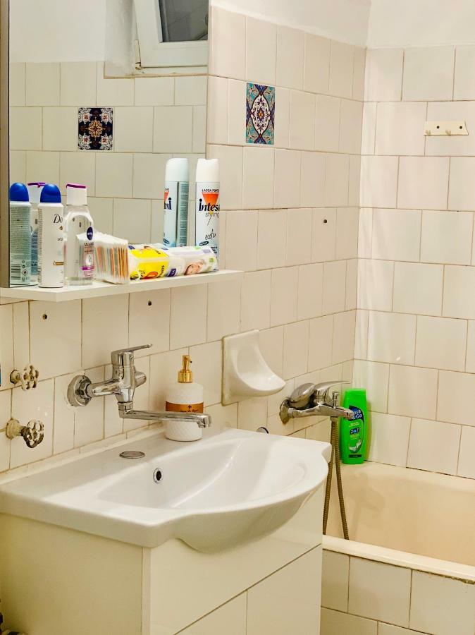 Ultracentral Apartment With All You Need: Wifi, Tv, Ac, Washer, Coffe Temesvár Kültér fotó
